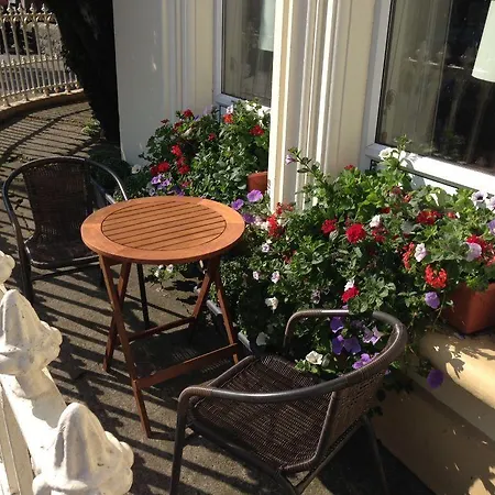 Creighton Hotel 3*