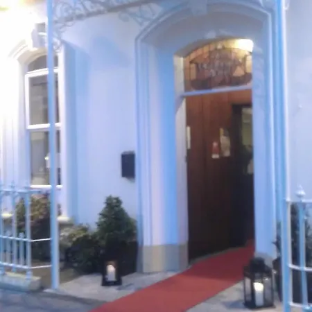 Creighton Hotel