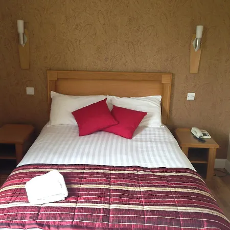 Creighton Hotel 3*