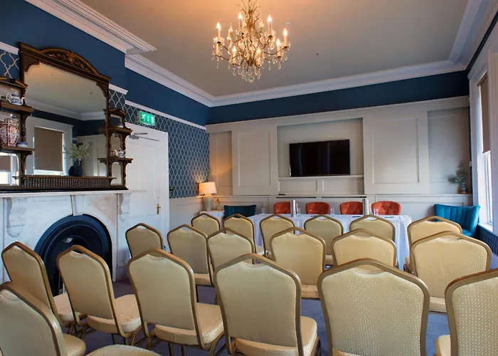 Creighton Hotel Clones